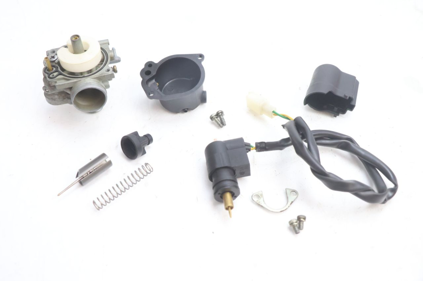 photo de CARBURETOR PEUGEOT TKR TREKKER FURIOUS 50 (2005 - 2014) - Surface and material condition