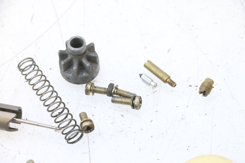 photo de CARBURETOR PEUGEOT TREKKER 50 (1995 - 2004) - Focus on structure
