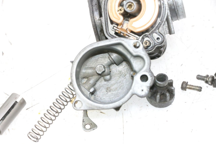 photo de CARBURETOR PEUGEOT TREKKER 50 (1995 - 2004) - Detailed visual inspection