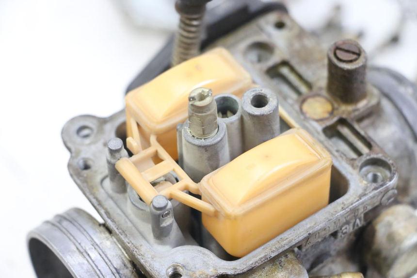 photo de CARBURETOR HONDA TRX 300 (1988 - 2000) - Distinctive features