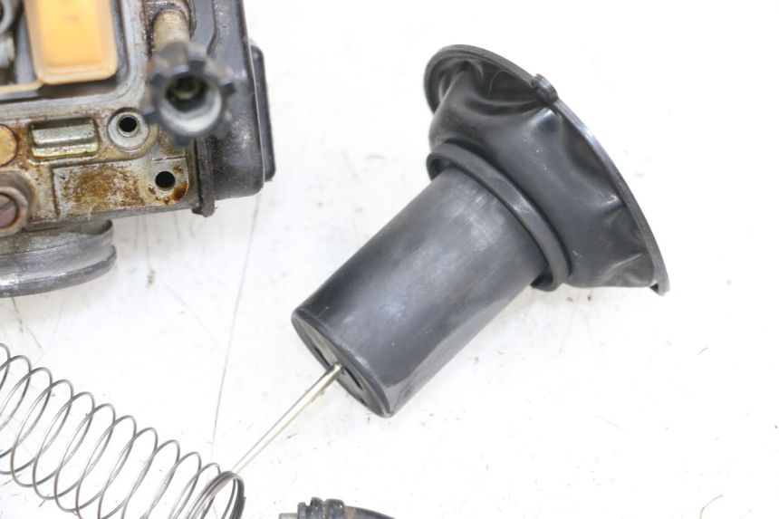 photo de CARBURETOR HONDA TRX 300 (1988 - 2000) - High-resolution close-up