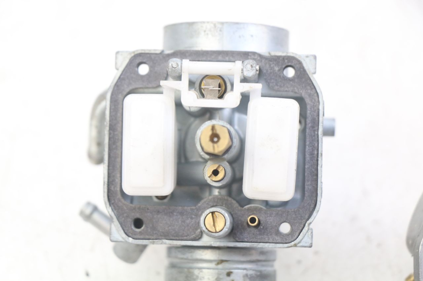 photo de CARBURETOR YAMAHA TTR 125 (2000 - 2020) - High-resolution close-up