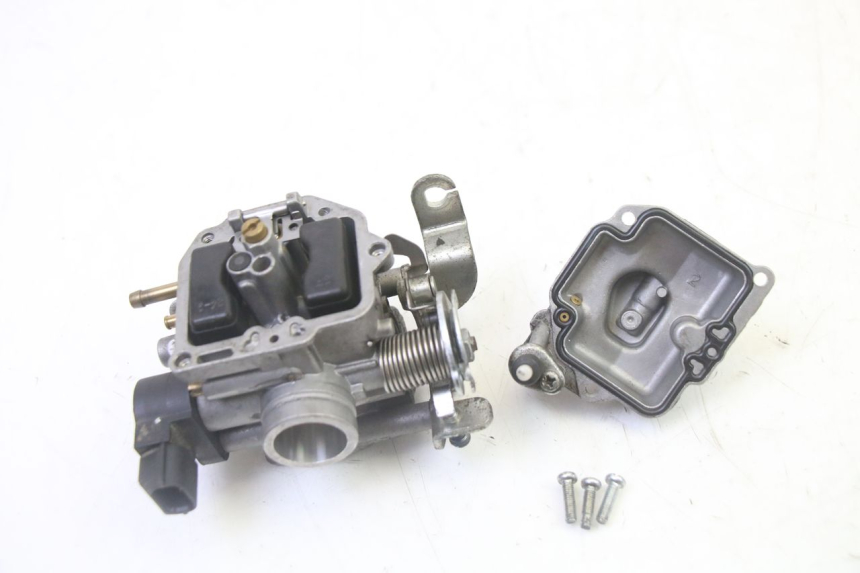 photo de CARBURETOR PEUGEOT TWEET 4T 50 (2018 - 2022) - Surface and material condition