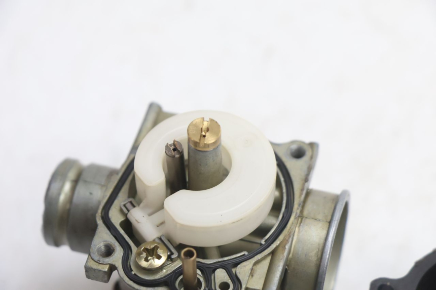 photo de CARBURETOR PIAGGIO TYPHOON 50 (2000 - 2009) - Surface and material condition