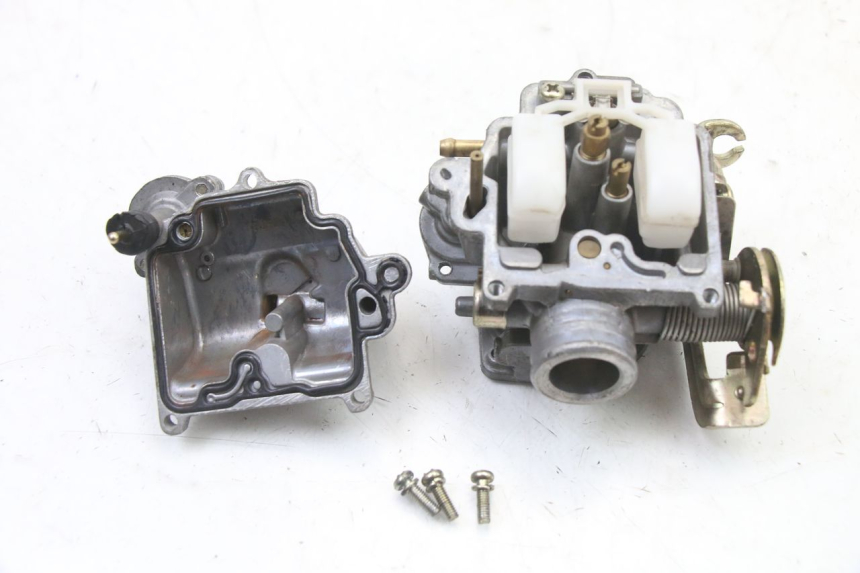 photo de CARBURETOR UNIVERSAL BIKE ZN50QT-11B 50 (2018 - 2021) - Surface and material condition