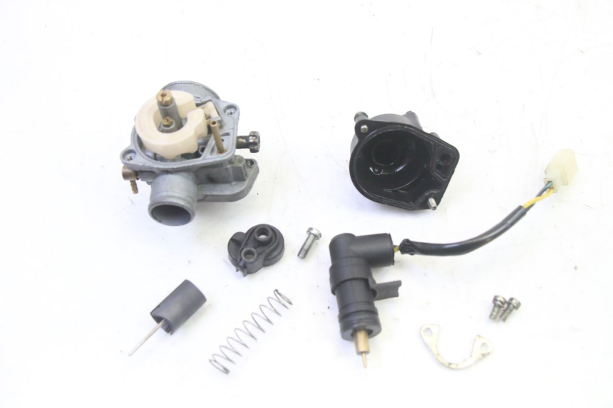 photo de CARBURETOR PEUGEOT VIVACITY NEW 2T 50 (2008 - 2017) - Surface and material condition