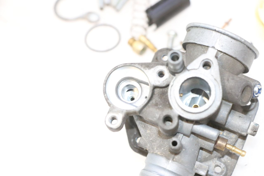 photo de CARBURETOR PEUGEOT VIVACITY NEW 2T 50 (2008 - 2017) - High-resolution close-up