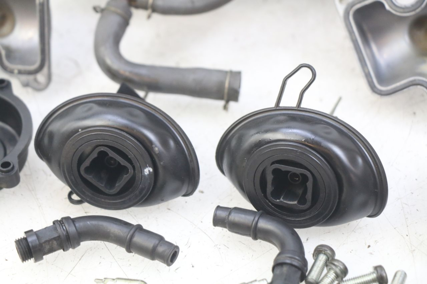 photo de CARBURETOR HONDA VT C SHADOW 125 (1999 - 2007) - Spare part profile view