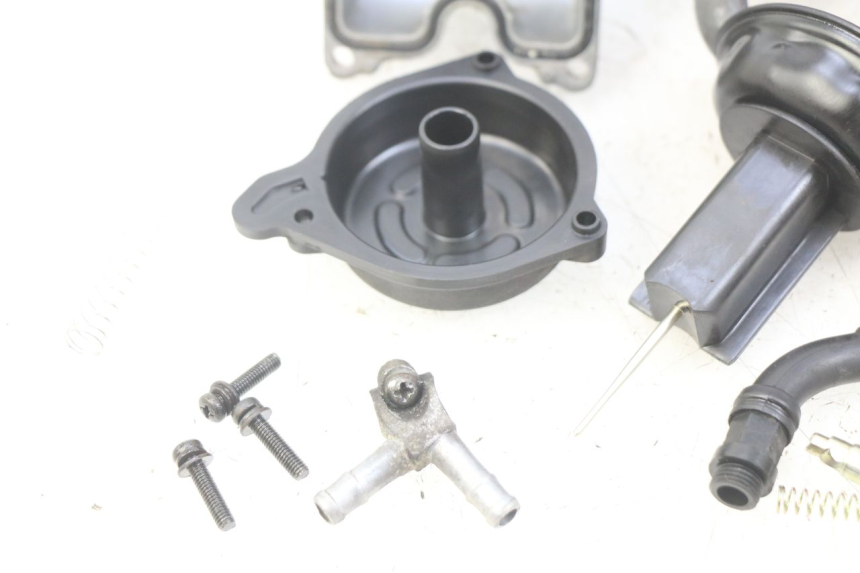 photo de CARBURETOR HONDA VT C SHADOW 125 (1999 - 2007) - Checked used part