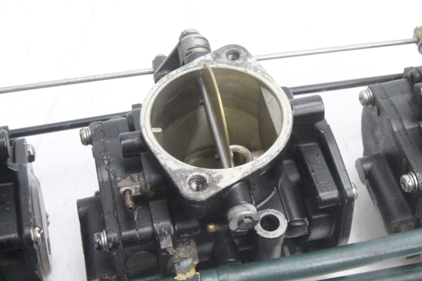 photo de CARBURETOR YAMAHA WAVE RUNNER GP R 1200 (2000 - 2003) - Additional view of the item