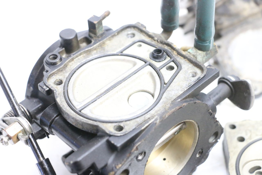 photo de CARBURETOR YAMAHA WAVE RUNNER GP R 1200 (2000 - 2003) - Spare part profile view