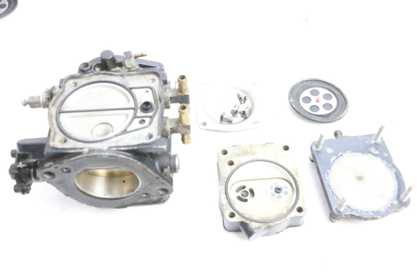 photo de CARBURETOR YAMAHA WAVE RUNNER GP R 1200 (2000 - 2003) - Surface and material condition