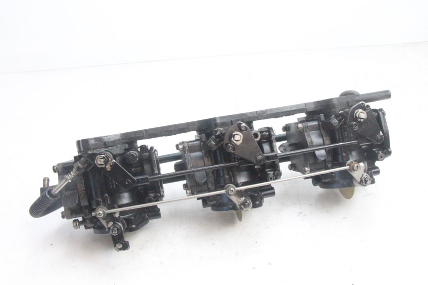 photo de CARBURETOR YAMAHA WAVE RUNNER GP R 1200 (2000 - 2003) - Alternative perspective