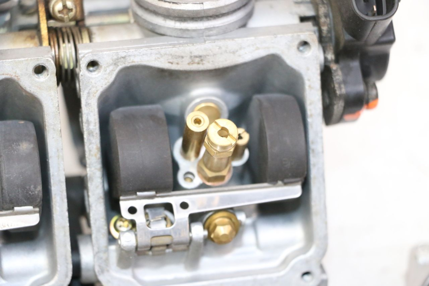 photo de CARBURETOR YAMAHA XJN DIVERSION 600 (2000 - 2003) - Additional view of the item