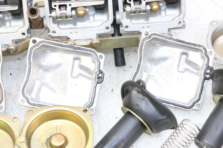 photo de CARBURETOR YAMAHA XJN DIVERSION 600 (2000 - 2003) - Detailed visual inspection