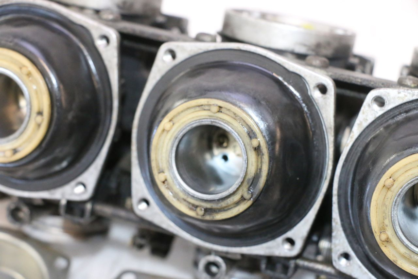 photo de CARBURETOR YAMAHA XJR 1300 (1998 - 2002) - Spare part profile view