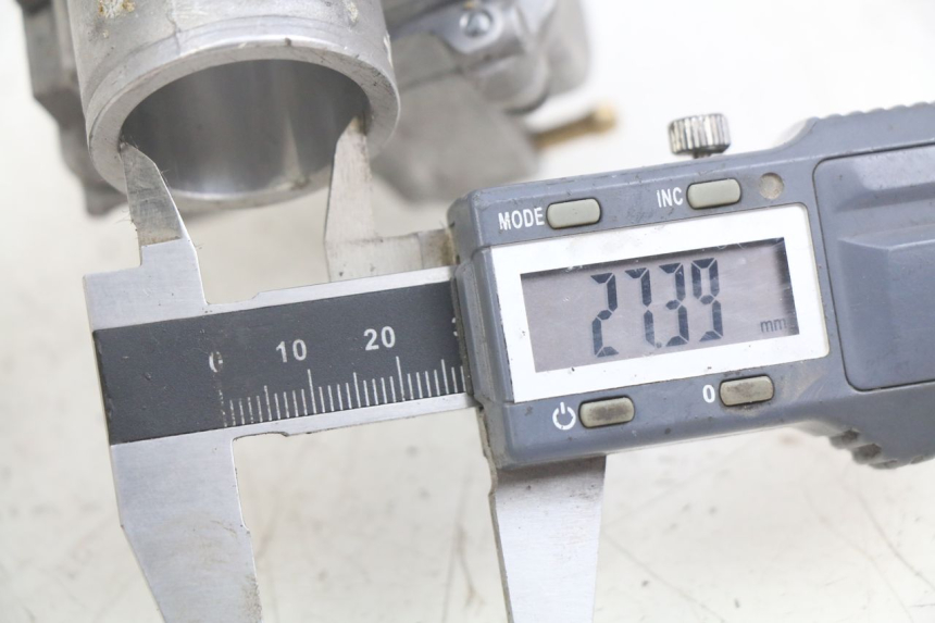 photo de CARBURETOR PEUGEOT XP6 50 (1997 - 2003) - Alternative perspective