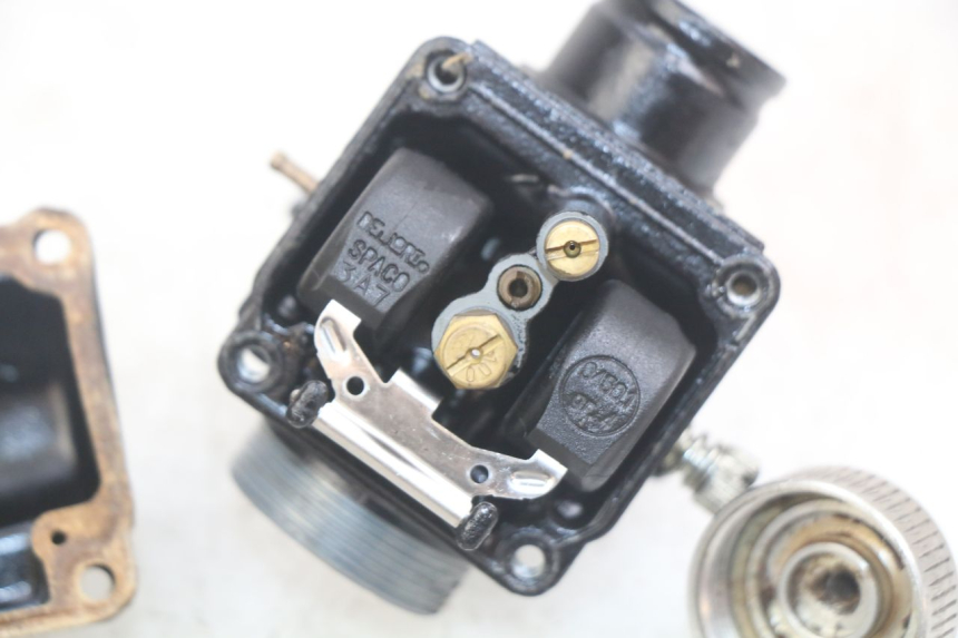 photo de CARBURETOR PEUGEOT XP6 50 (2006 - 2011) - Distinctive features