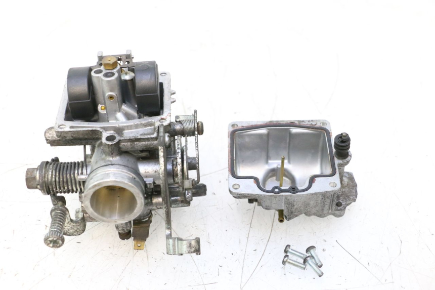 photo de CARBURETOR YAMAHA YP MAJESTY 125 (1998 - 2001) - Surface and material condition