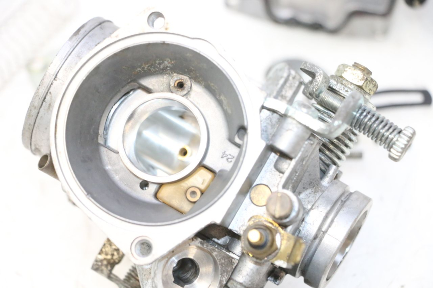 photo de CARBURETOR YAMAHA YP MAJESTY 125 (1998 - 2001) - Distinctive features