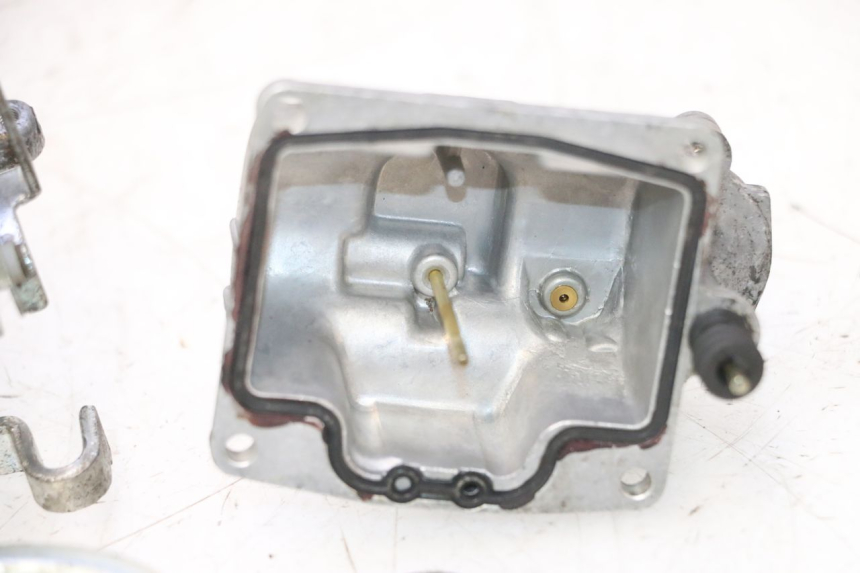 photo de CARBURETOR YAMAHA YP MAJESTY 125 (1998 - 2001) - Focus on structure