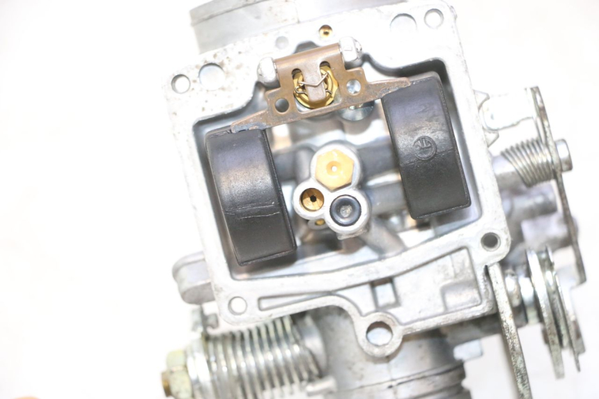 photo de CARBURETOR YAMAHA YP MAJESTY 125 (1998 - 2001) - Alternative angle