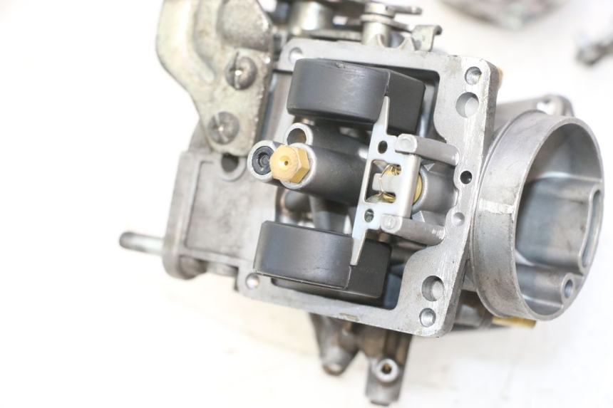photo de CARBURETOR YAMAHA YP MAJESTY 125 (2007 - 2010) - High-resolution close-up