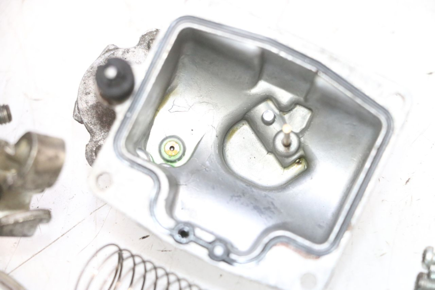 photo de CARBURETOR YAMAHA YP MAJESTY 125 (2007 - 2010) - Alternative angle