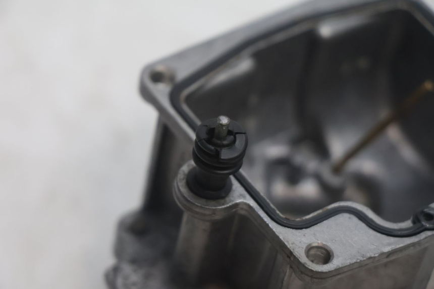 photo de CARBURETOR YAMAHA YP MAJESTY 125 (2002 - 2006) - Distinctive features