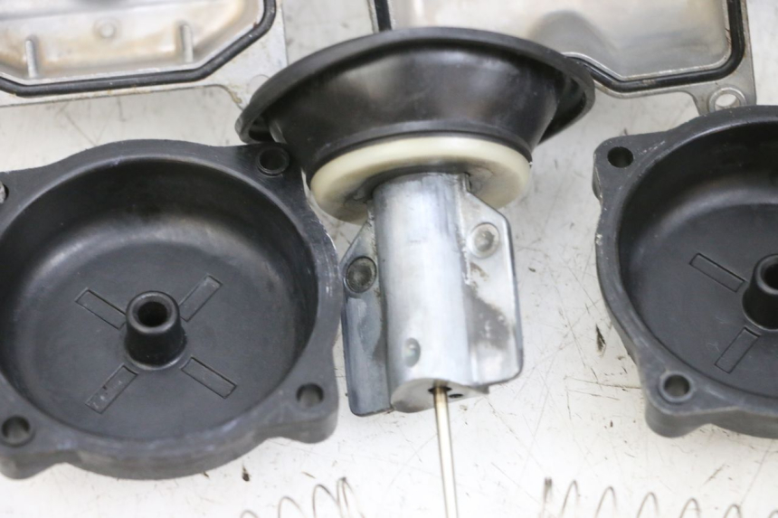 photo de CARBURETOR KAWASAKI ZR 7 750 (1999 - 2004) - Checked used part