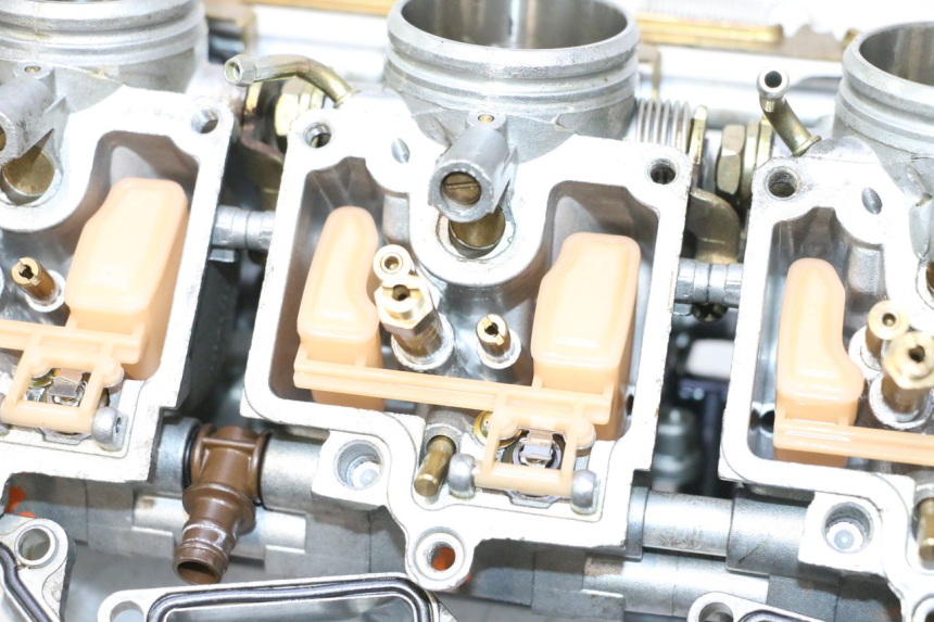 photo de CARBURETOR KAWASAKI ZX-6R ZX6R 600 (2000 - 2002) - Surface and material condition