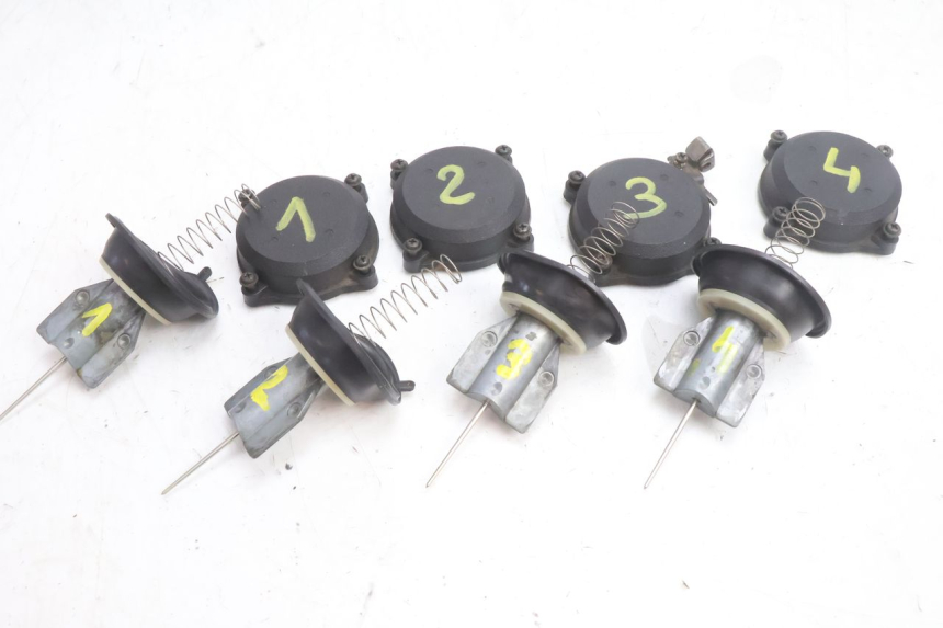 photo de CARBURETOR KAWASAKI ZZR 600 (1995 - 2004) - Detailed visual inspection