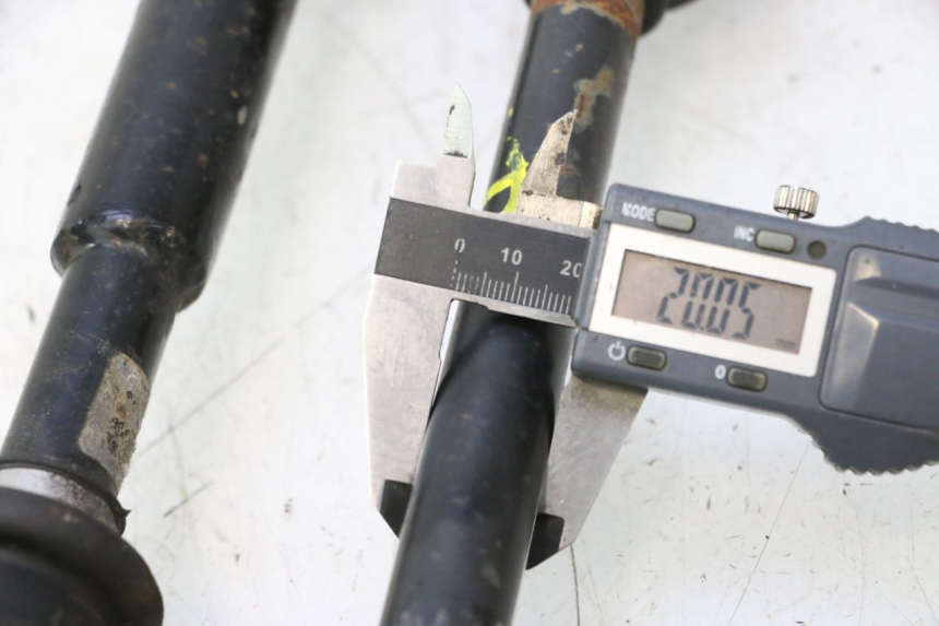 photo de FRONT DRIVESHAFT BOOM TRIKE FUN 500 (2004 - 2010) - Zoom on usage condition