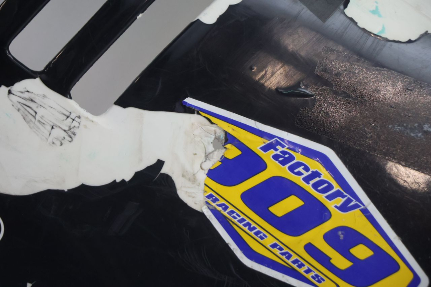 photo de REAR PANEL SUZUKI DR S 600 (1985 - 1989) - Zoom on usage condition
