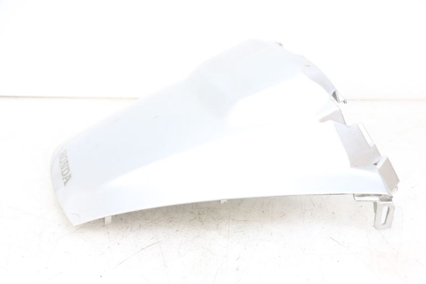 photo de REAR PANEL HONDA FJS SILVERWING SILVER WING 600 (2001 - 2010) - Distinctive features