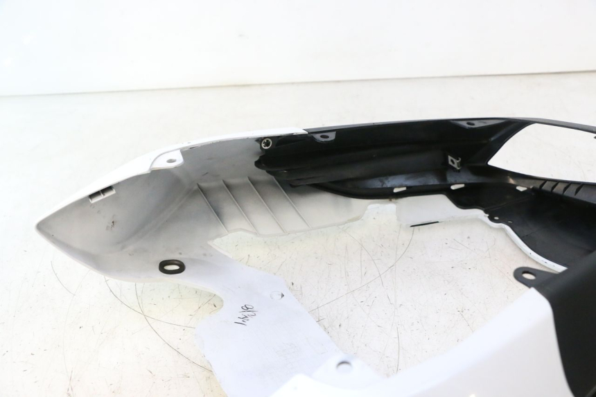 photo de REAR PANEL YAMAHA FZ8 800 (2010 - 2016) - Distinctive features