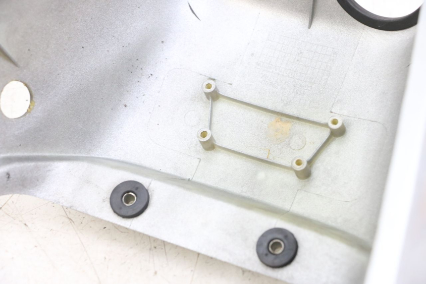 photo de Rear fairing HYOSUNG GF 125 (2001 - 2005) - Component detail