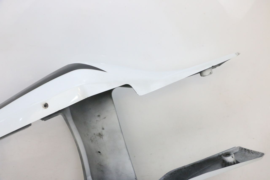 photo de REAR PANEL SUZUKI GSXR GSX-R 1000 (2003 - 2004) - Fixing points details