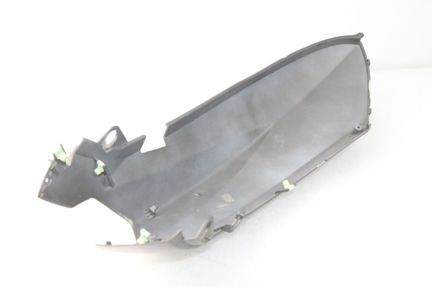 photo de REAR FAIRING PEUGEOT KISBEE 2T 50 (2010 - 2017) - Focus on structure