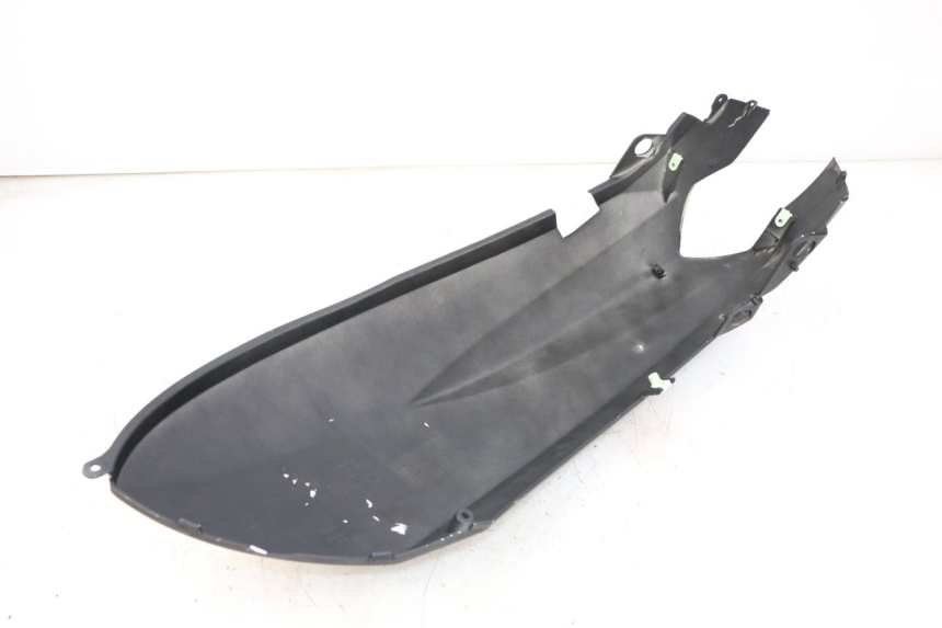 photo de REAR FAIRING PEUGEOT KISBEE 2T 50 (2018 - 2022) - Zoom on usage condition