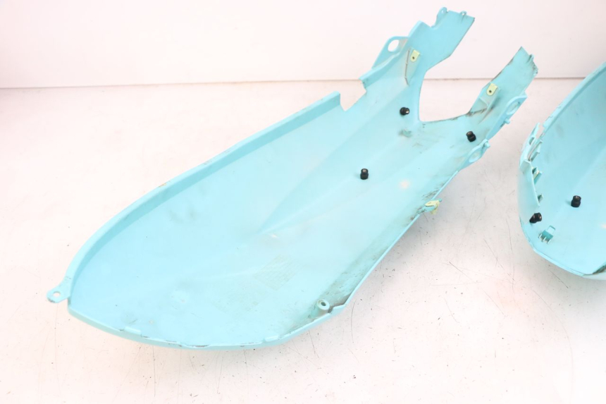 photo de REAR FAIRING PEUGEOT KISBEE 4T 50 (2018 - 2022) - Technical close-up