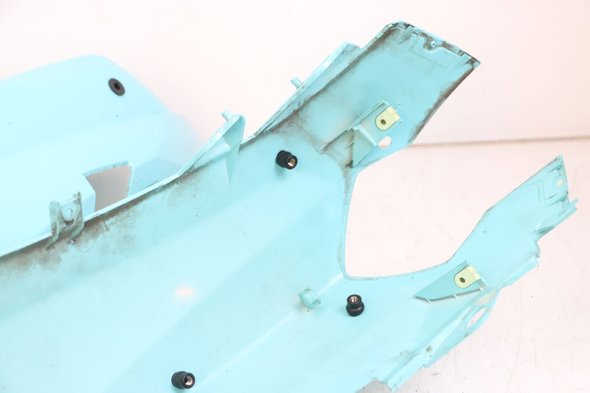 photo de REAR FAIRING PEUGEOT KISBEE 4T 50 (2018 - 2022) - Fixing points details