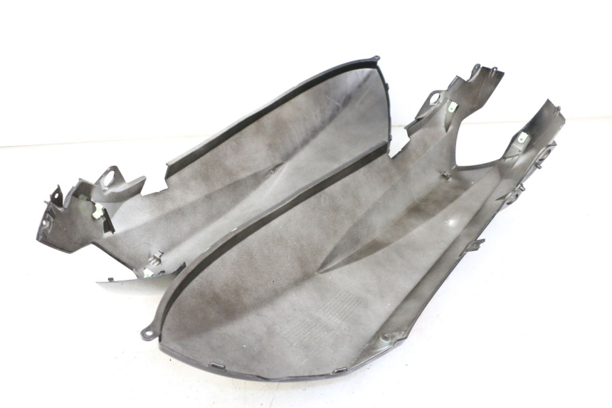 photo de REAR FAIRING PEUGEOT KISBEE 4T 50 (2018 - 2022) - Distinctive features