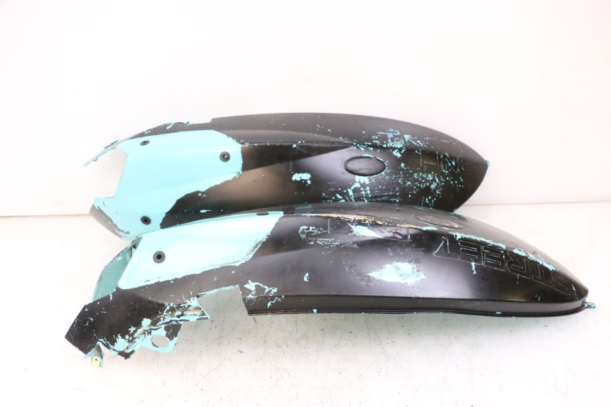 photo de REAR PANEL PEUGEOT STREETZONE 4T 50 (2018 - 2023) - Distinctive features