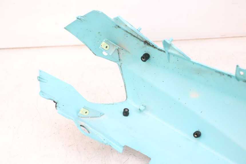 photo de REAR PANEL PEUGEOT STREETZONE 4T 50 (2018 - 2023) - Fixing points details