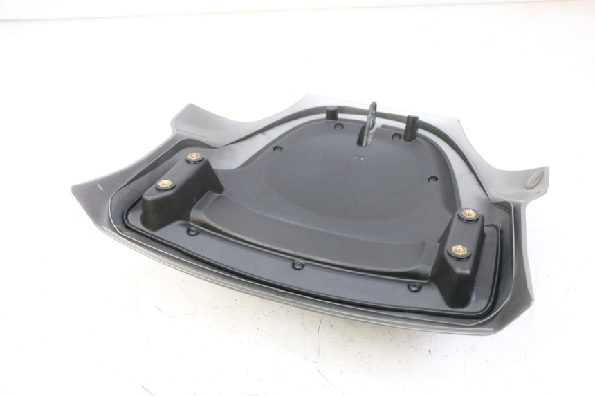 photo de REAR PANEL PIAGGIO MP3 LT 400 (2007 - 2012) - Zoom on usage condition