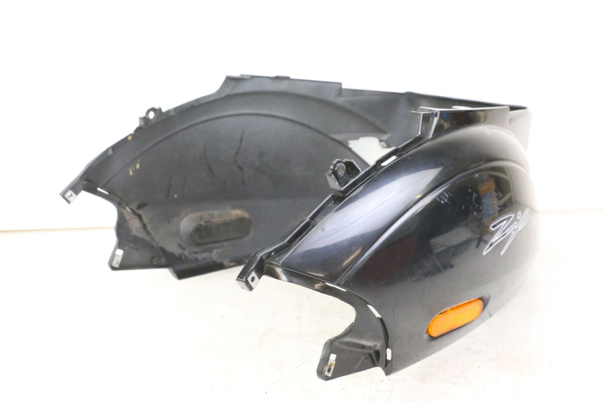 photo de REAR FAIRING PIAGGIO ZIP 4T 50 (2018 - 2020) - Alternative perspective