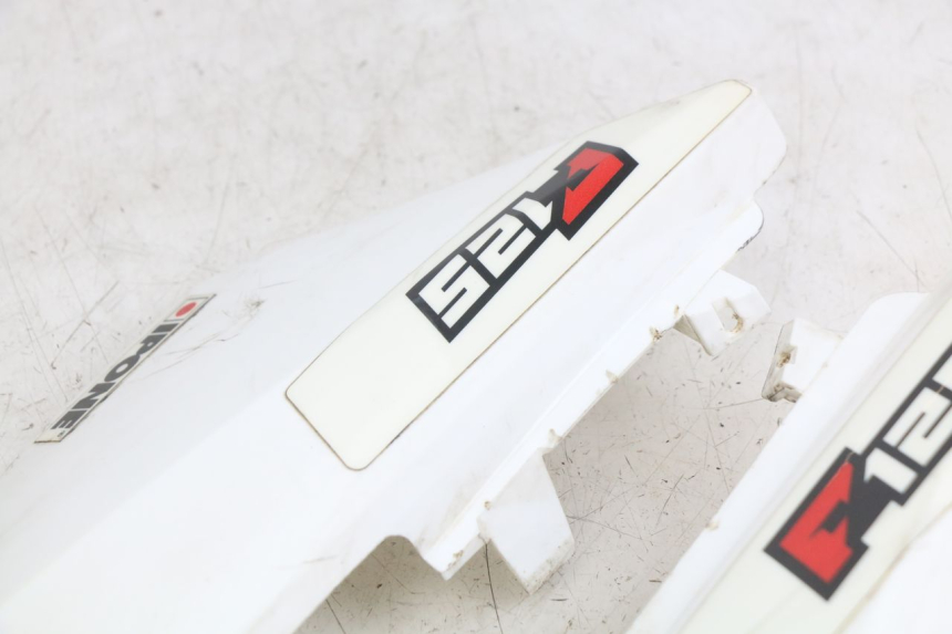 photo de REAR FAIRING YCF R-START 125 - Distinctive features