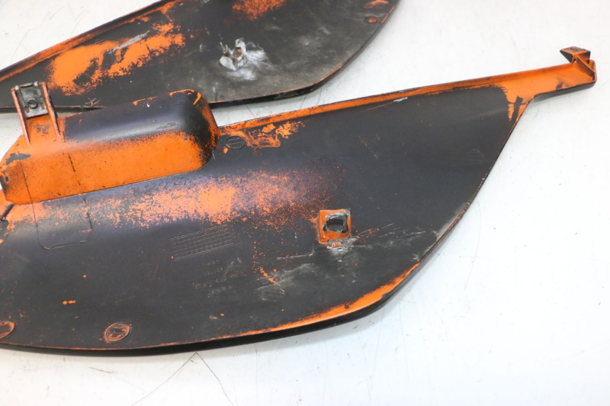 photo de REAR PANEL DERBI SENDA 50 (2003 - 2005) - Technical close-up