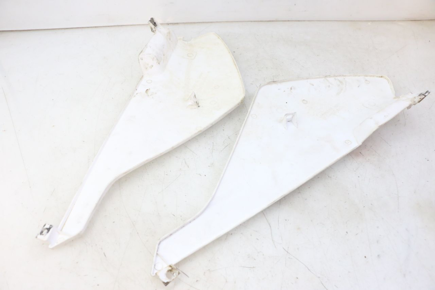 photo de REAR PANEL DERBI SENDA SM DRD 50 (2008 - 2013) - Fixing points details